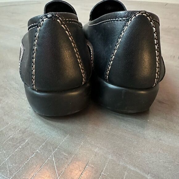 Aerosole A2 black, square toe leather flats. - Picture 5 of 6